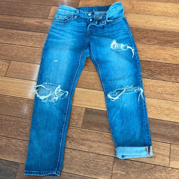 Levi’s✨Classic 501 Midrise Botton Fly Straight Leg Distressed Jeans - Picture 4 of 7